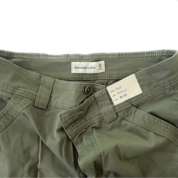 Abercrombie - Women’s Curve Love Relaxed Cargo Pant (Army Green, 30 10L) - Picture 1 of 7